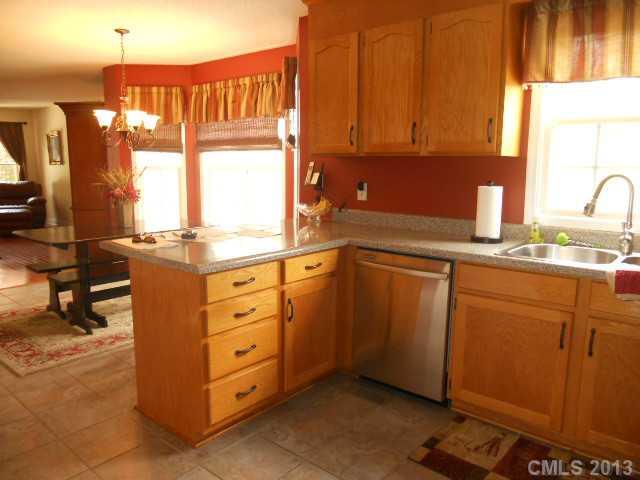 498 Maple Ridge Circle Salisbury, NC 28147 - Photo 4 of 16