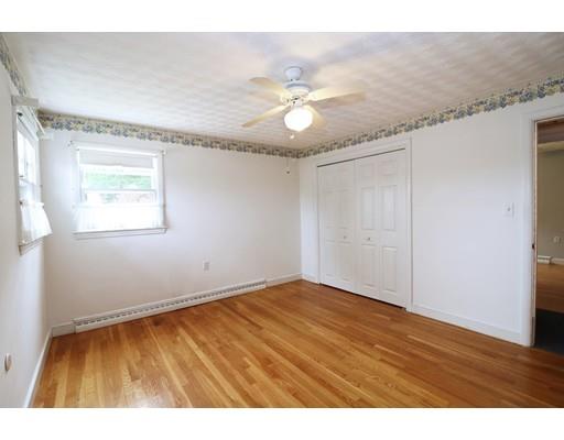 11 Magnolia Road Methuen, MA 01844 - Photo 12 of 28 Gallery Image 12