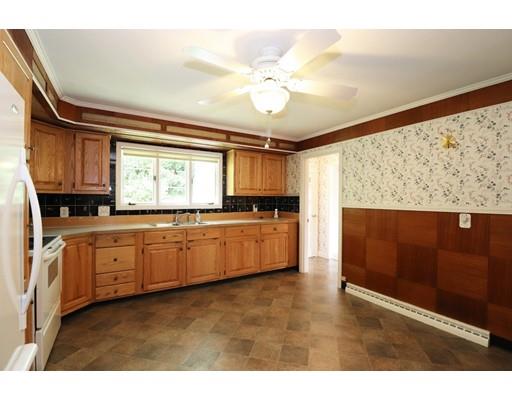 11 Magnolia Road Methuen, MA 01844 - Photo 8 of 28 Gallery Image 8