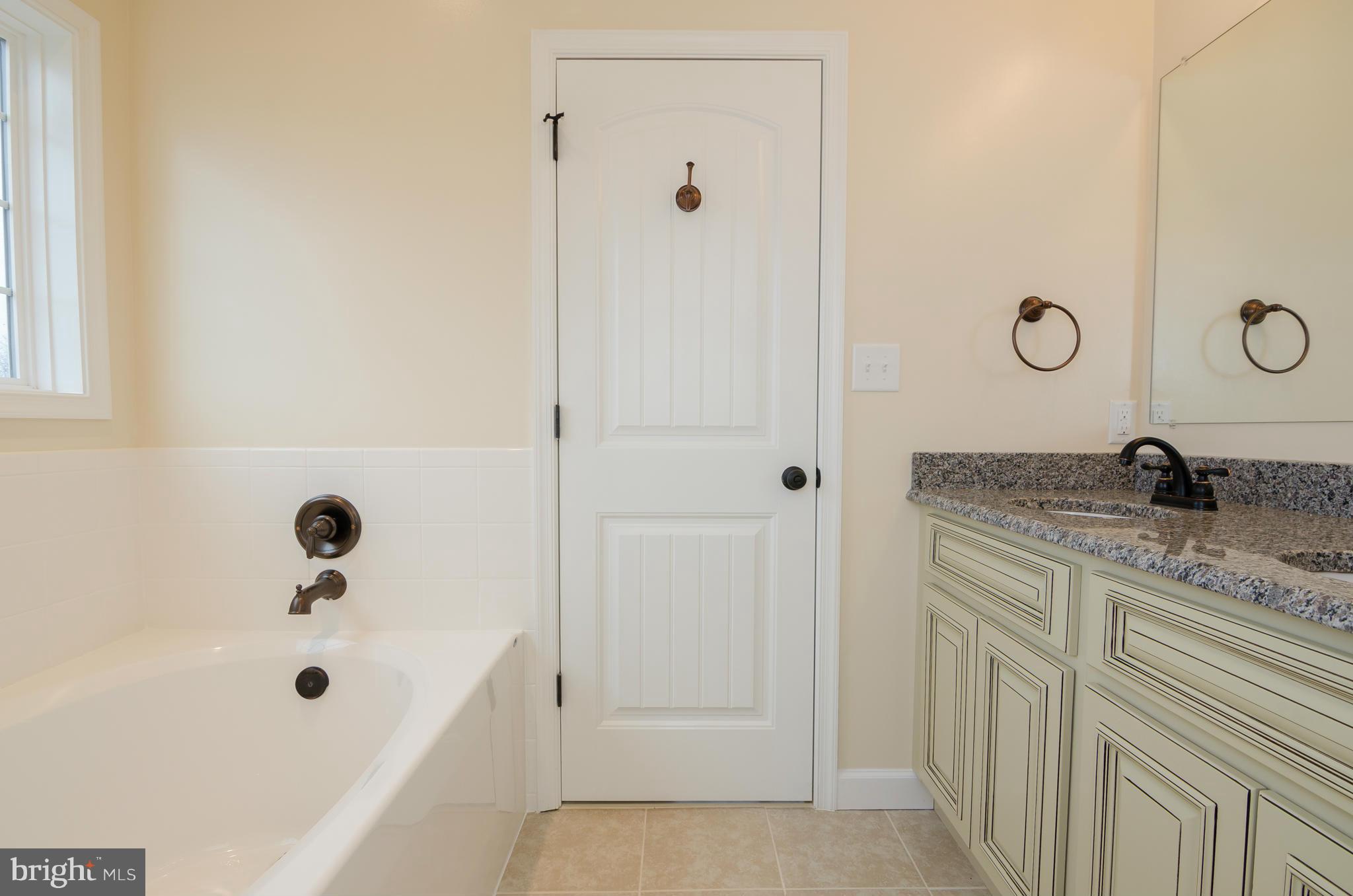 11075 Ridge Crest Drive Waynesboro, PA 17268 - Photo 19 of 24 Bath (Master)