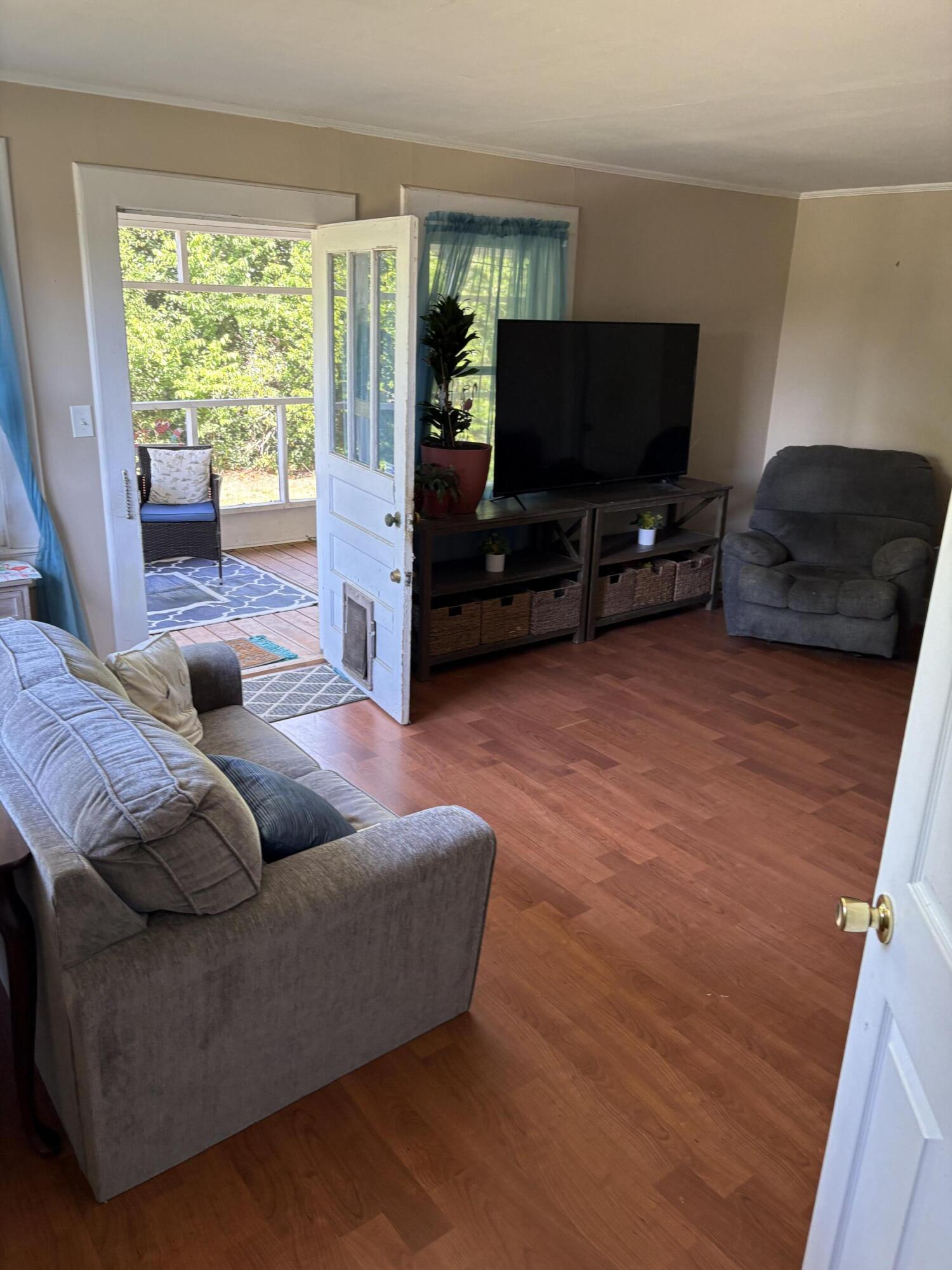 2564 Richmond Hill Road Augusta, GA 30906 - Photo 10 of 13 living room 2