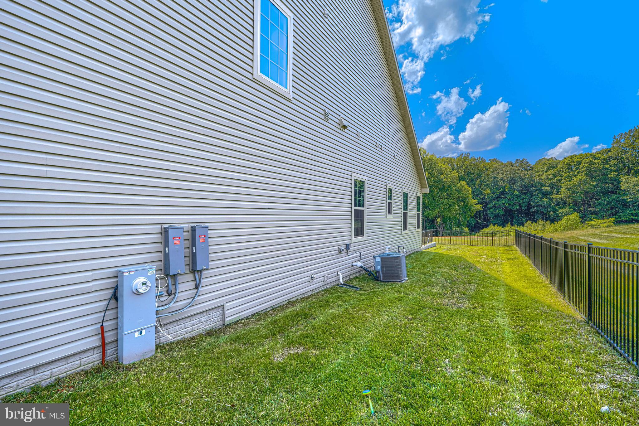 8511 Lallybroch Lane Fulton, MD 20759 - Photo 71 of 78 Side of home