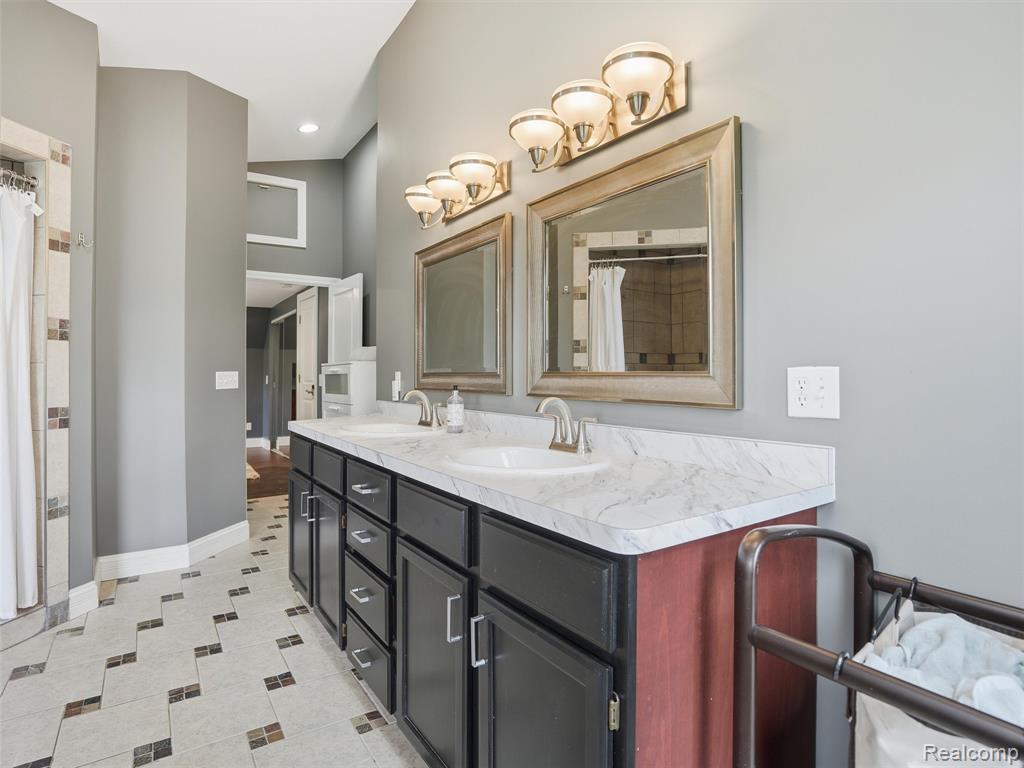 5556 Ormond Road White Lake, MI 48383 - Photo 33 of 49
