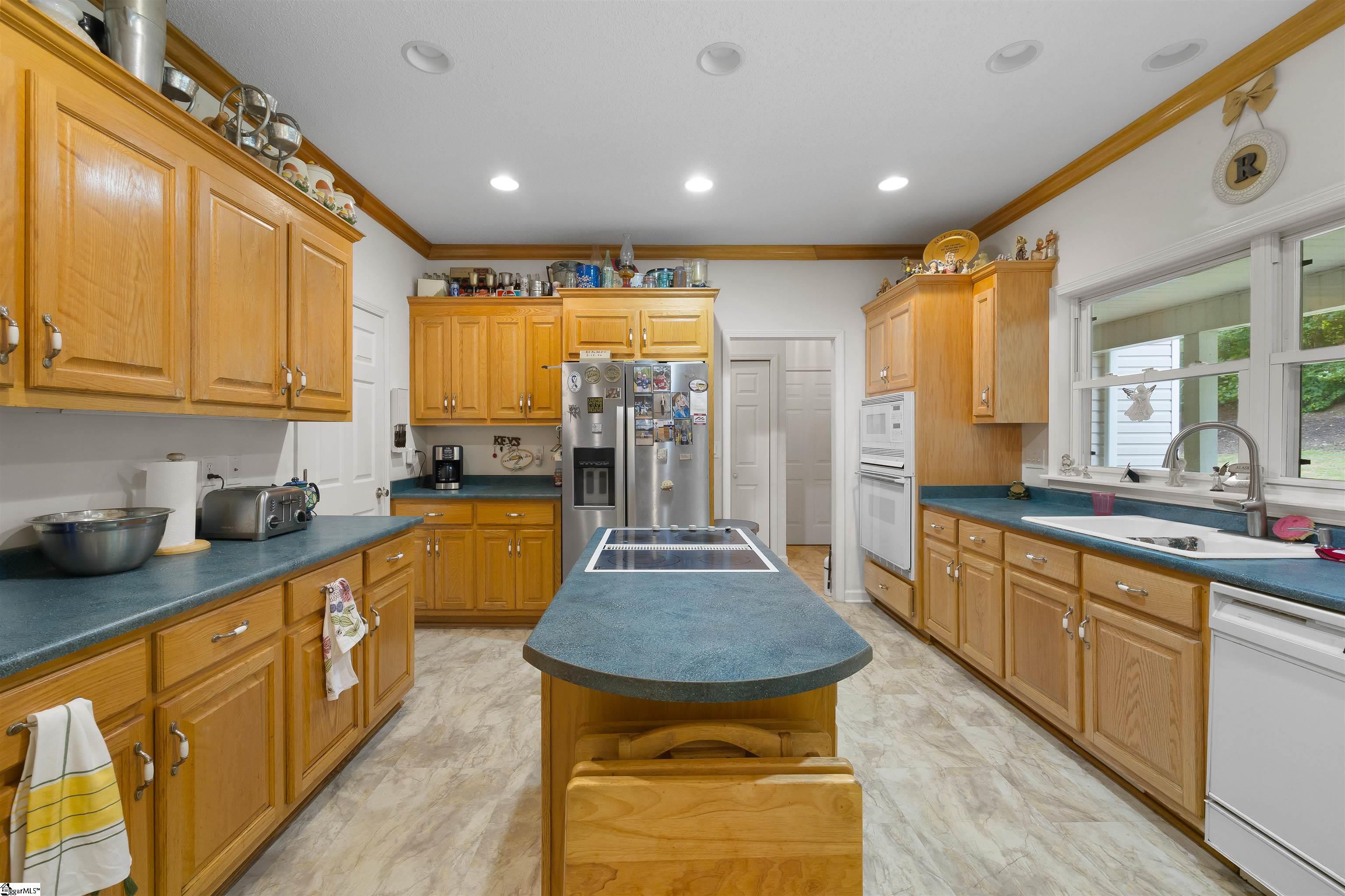 601 Stallings Road Taylors, SC 29687 - Photo 9 of 35