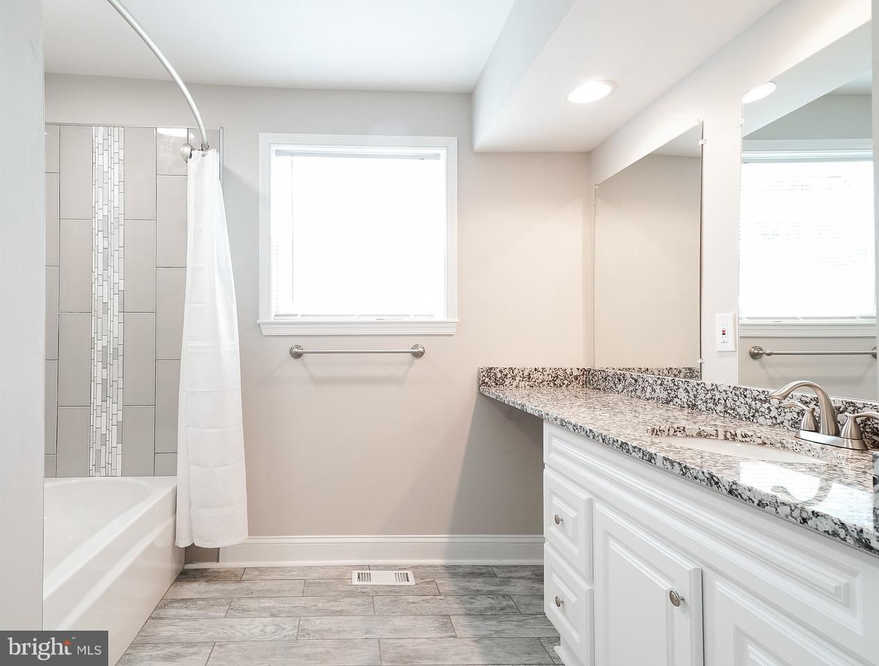 2409 East Cold Spring Lane Baltimore, MD 21214 - Photo 18 of 19 Bath (Master)