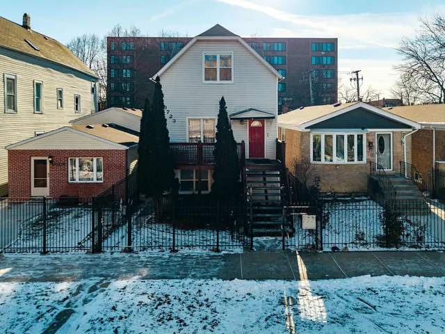 $450,000 | 3723 West McLean Avenue, Chicago, IL 60647