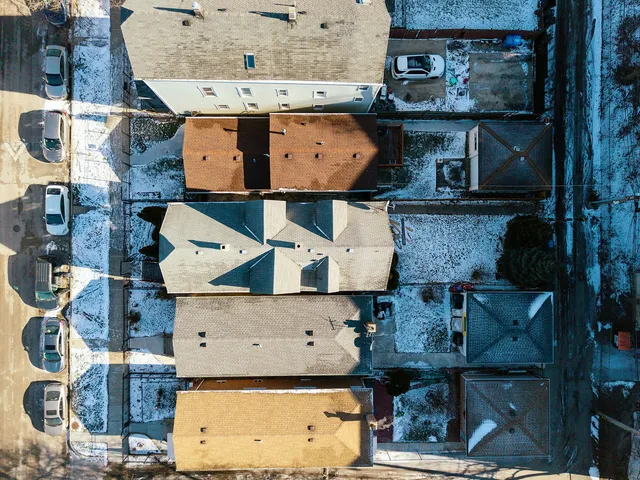 $450,000 | 3723 West McLean Avenue, Chicago, IL 60647