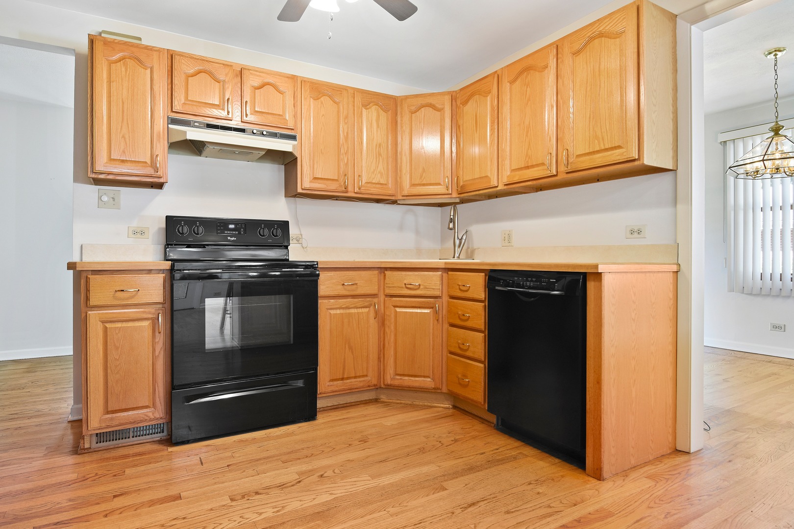 3829 Rugen Road Glenview, IL 60025 - Photo 4 of 13