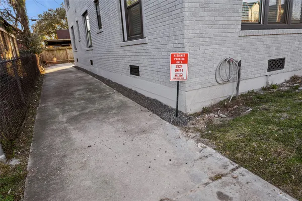 $3,000 | 2824 Blodgett Street, Houston, TX 77004