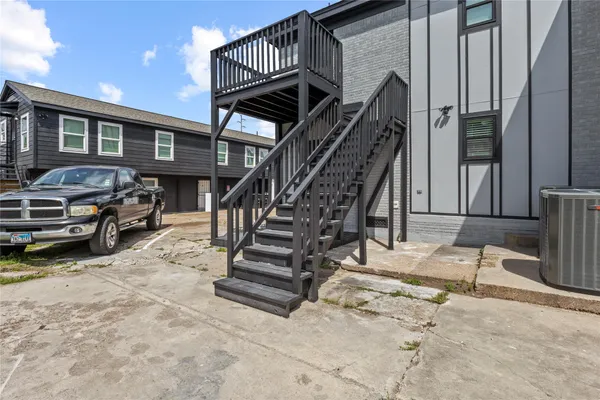 $3,000 | 2824 Blodgett Street, Houston, TX 77004