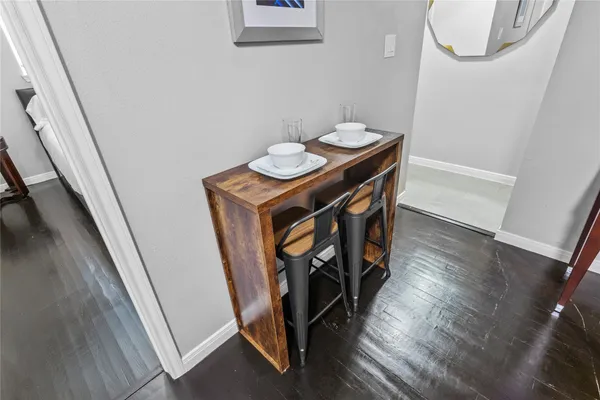 $3,000 | 2824 Blodgett Street, Houston, TX 77004