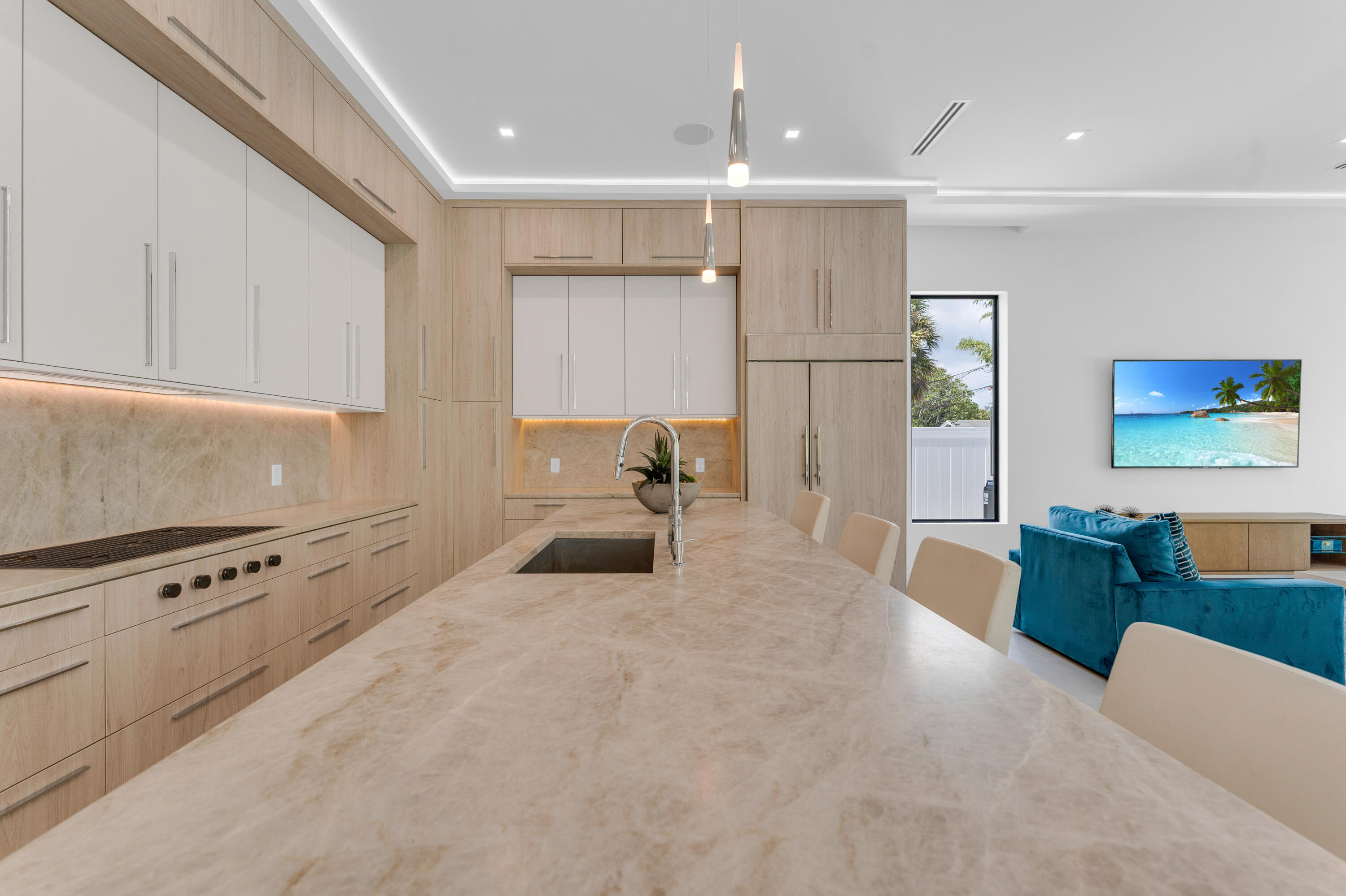 235 Northeast 11th Street Delray Beach, FL 33444 - Photo 8 of 47 9