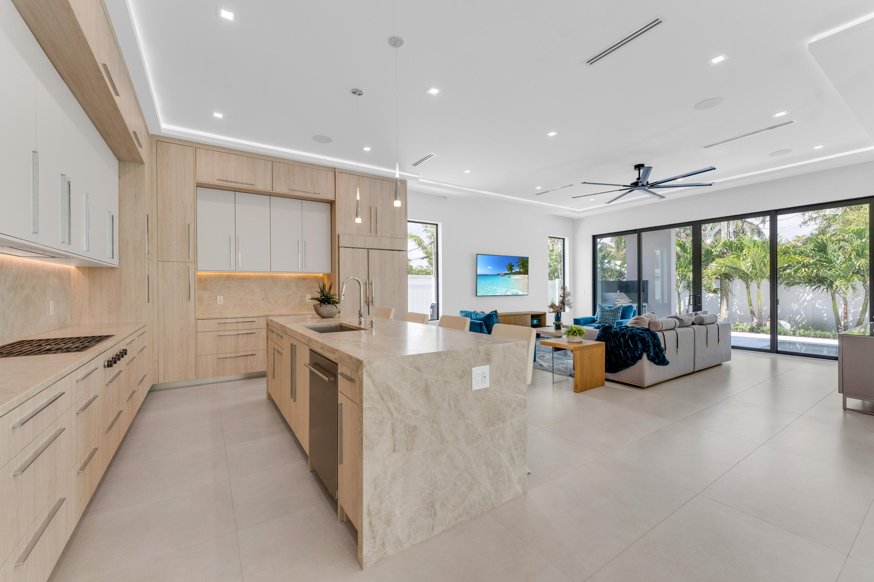 235 Northeast 11th Street Delray Beach, FL 33444 - Photo 9 of 47 10