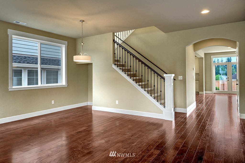 5611 Northeast 8th Place Renton, WA 98059 - Photo 8 of 21 Gallery Image 8