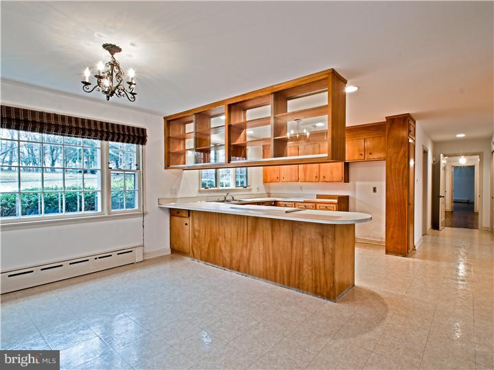 885 Pebble Hill Road Doylestown, PA 18901 - Photo 9 of 19 Kitchen