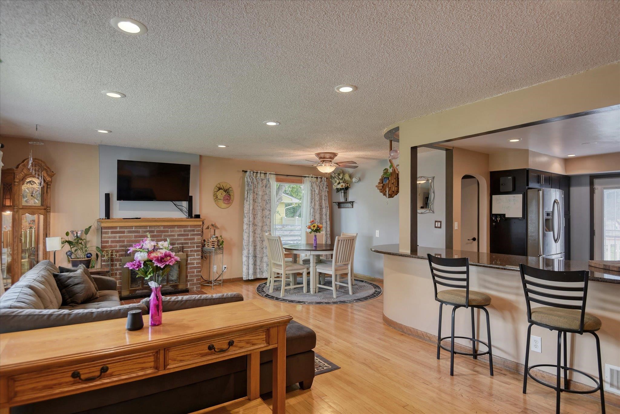 602 North Walnut Road Spokane Valley, WA 99206 - Photo 2 of 36