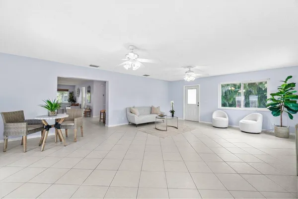 $3,800 | 3187 Buccaneer Road, Lake Worth, FL 33462