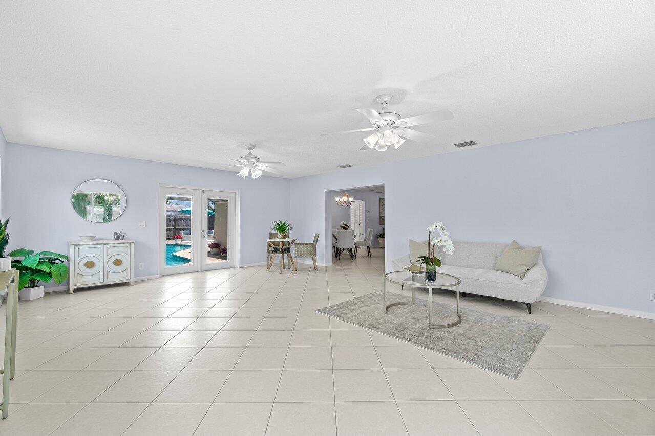 3187 Buccaneer Road Lake Worth, FL 33462 - Photo 20 of 40 019-3187BuccaneerRoad-LakeWorth-FL-33462