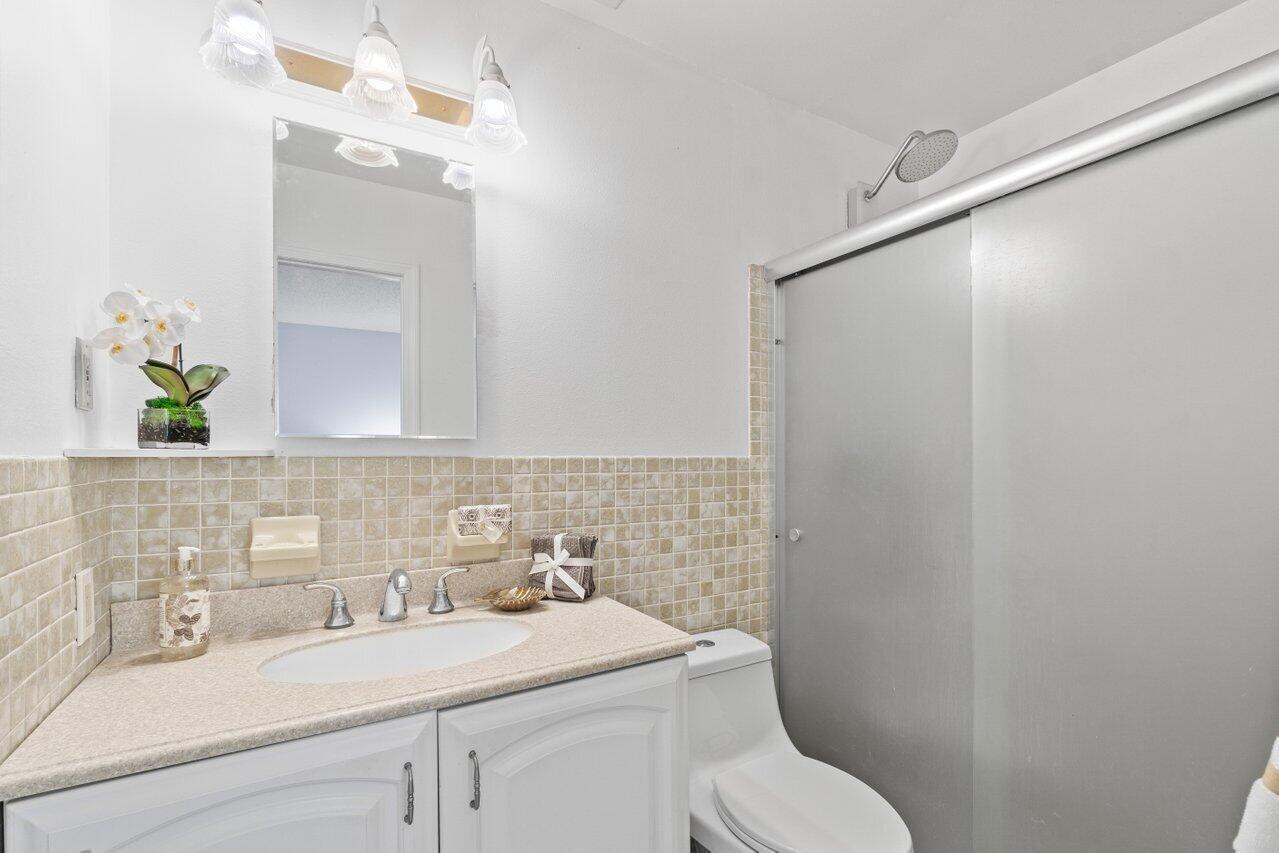 3187 Buccaneer Road Lake Worth, FL 33462 - Photo 23 of 40 028-3187BuccaneerRoad-LakeWorth-FL-33462