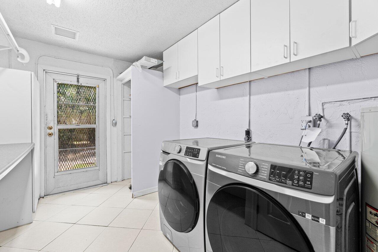 3187 Buccaneer Road Lake Worth, FL 33462 - Photo 29 of 40 029-3187BuccaneerRoad-LakeWorth-FL-33462