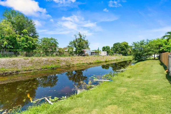 $3,800 | 3187 Buccaneer Road, Lake Worth, FL 33462