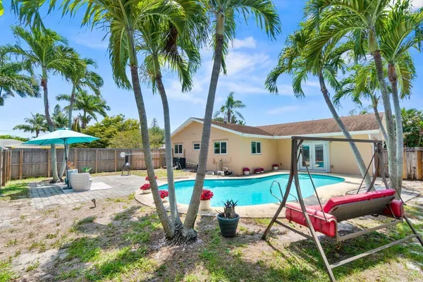 $3,800 | 3187 Buccaneer Road, Lake Worth, FL 33462