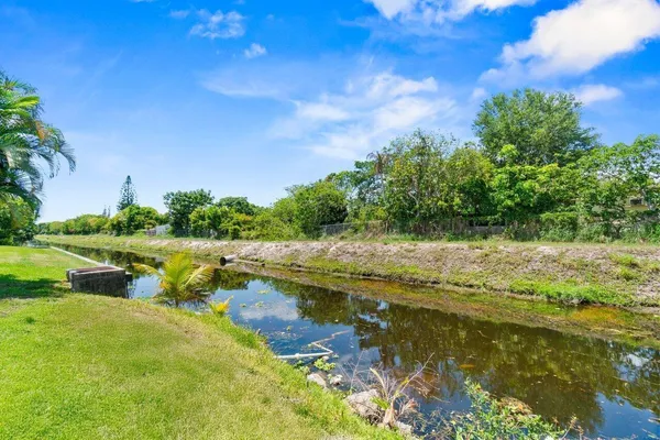 $3,800 | 3187 Buccaneer Road, Lake Worth, FL 33462