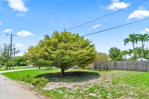 $3,800 | 3187 Buccaneer Road, Lake Worth, FL 33462