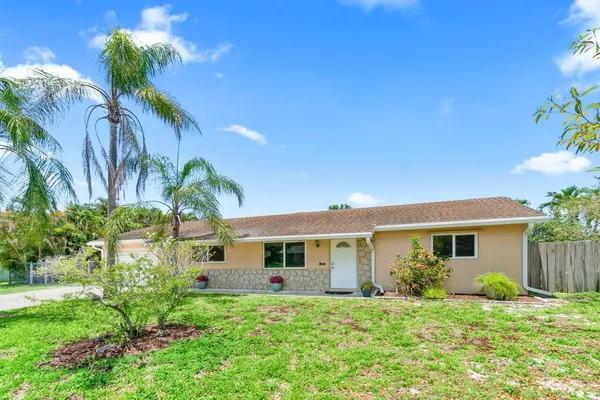 $3,800 | 3187 Buccaneer Road, Lake Worth, FL 33462