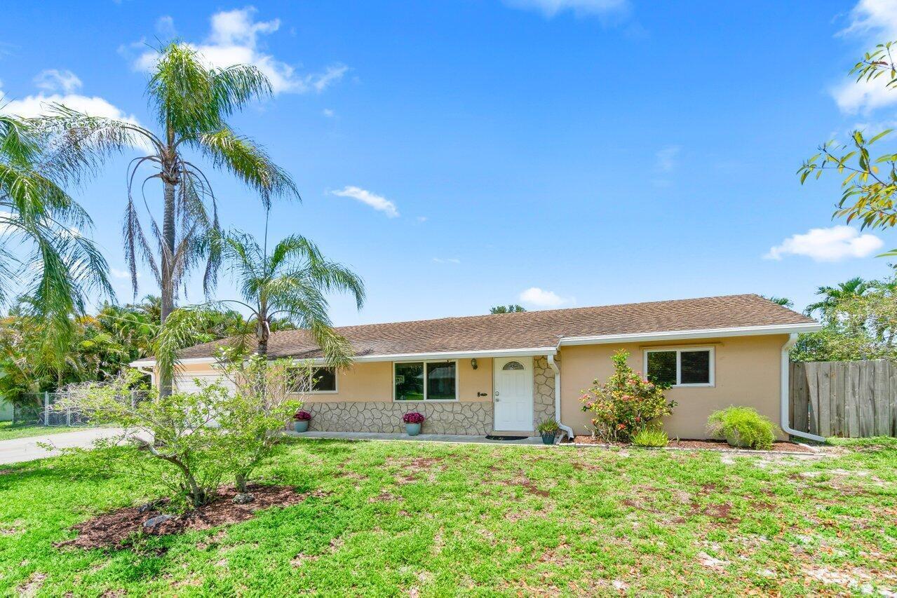 3187 Buccaneer Road Lake Worth, FL 33462 - Photo 39 of 40 004-3187BuccaneerRoad-LakeWorth-FL-33462