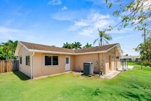 $3,800 | 3187 Buccaneer Road, Lake Worth, FL 33462