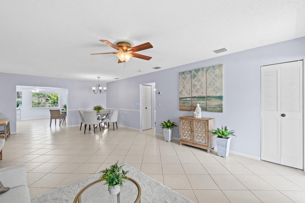 3187 Buccaneer Road Lake Worth, FL 33462 - Photo 7 of 40 007-3187BuccaneerRoad-LakeWorth-FL-33462