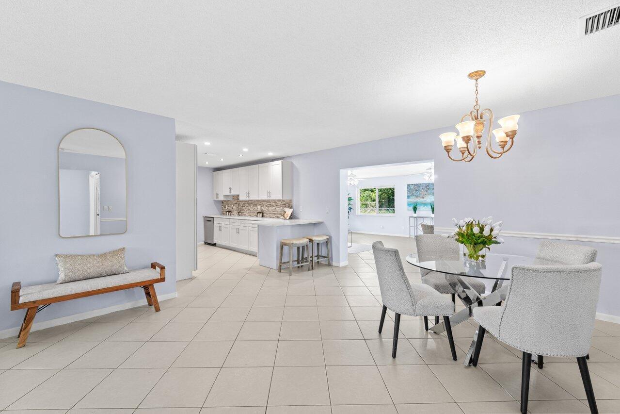 3187 Buccaneer Road Lake Worth, FL 33462 - Photo 10 of 40 010-3187BuccaneerRoad-LakeWorth-FL-33462