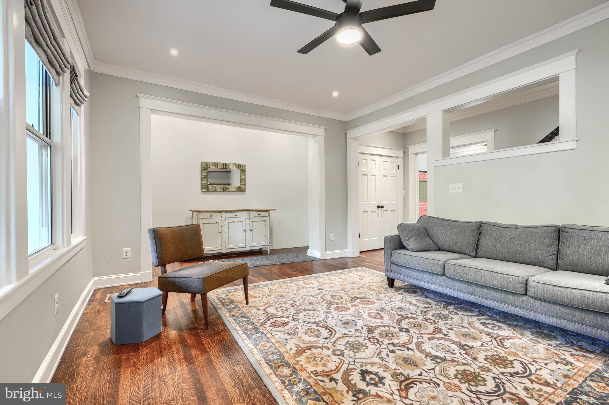 4416 Roland Avenue Baltimore, MD 21210 - Photo 5 of 60