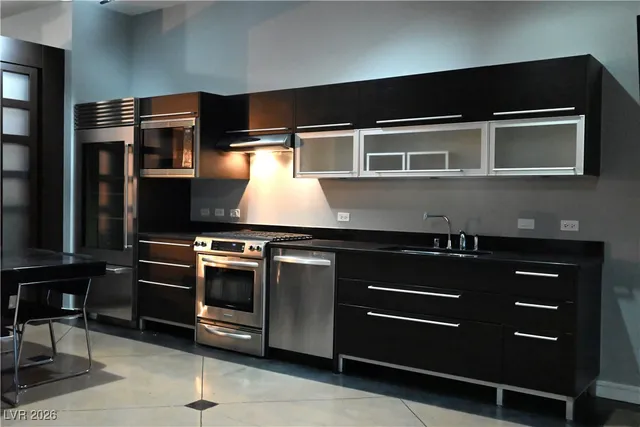 $3,500 | 200 Hoover Avenue, Unit 1111, Las Vegas, NV 89101