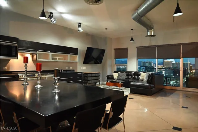 $3,500 | 200 Hoover Avenue, Unit 1111, Las Vegas, NV 89101