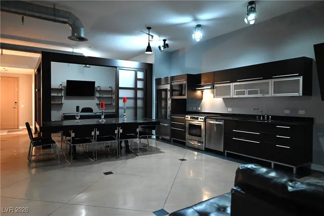 $3,500 | 200 Hoover Avenue, Unit 1111, Las Vegas, NV 89101