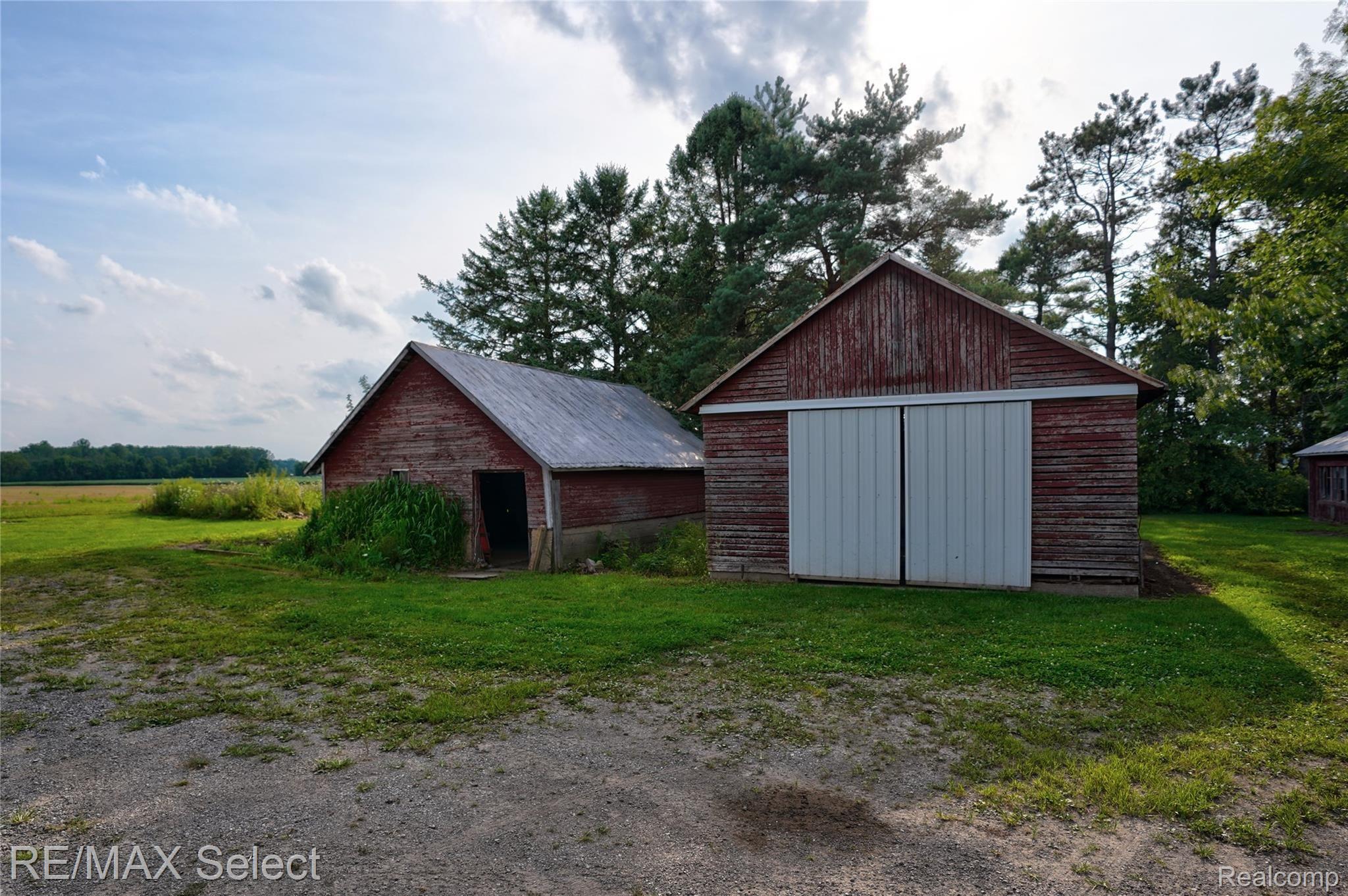 6087 Peet Road Chesaning, MI 48616 - Photo 14 of 55 6087 Peet Road 036.jpg