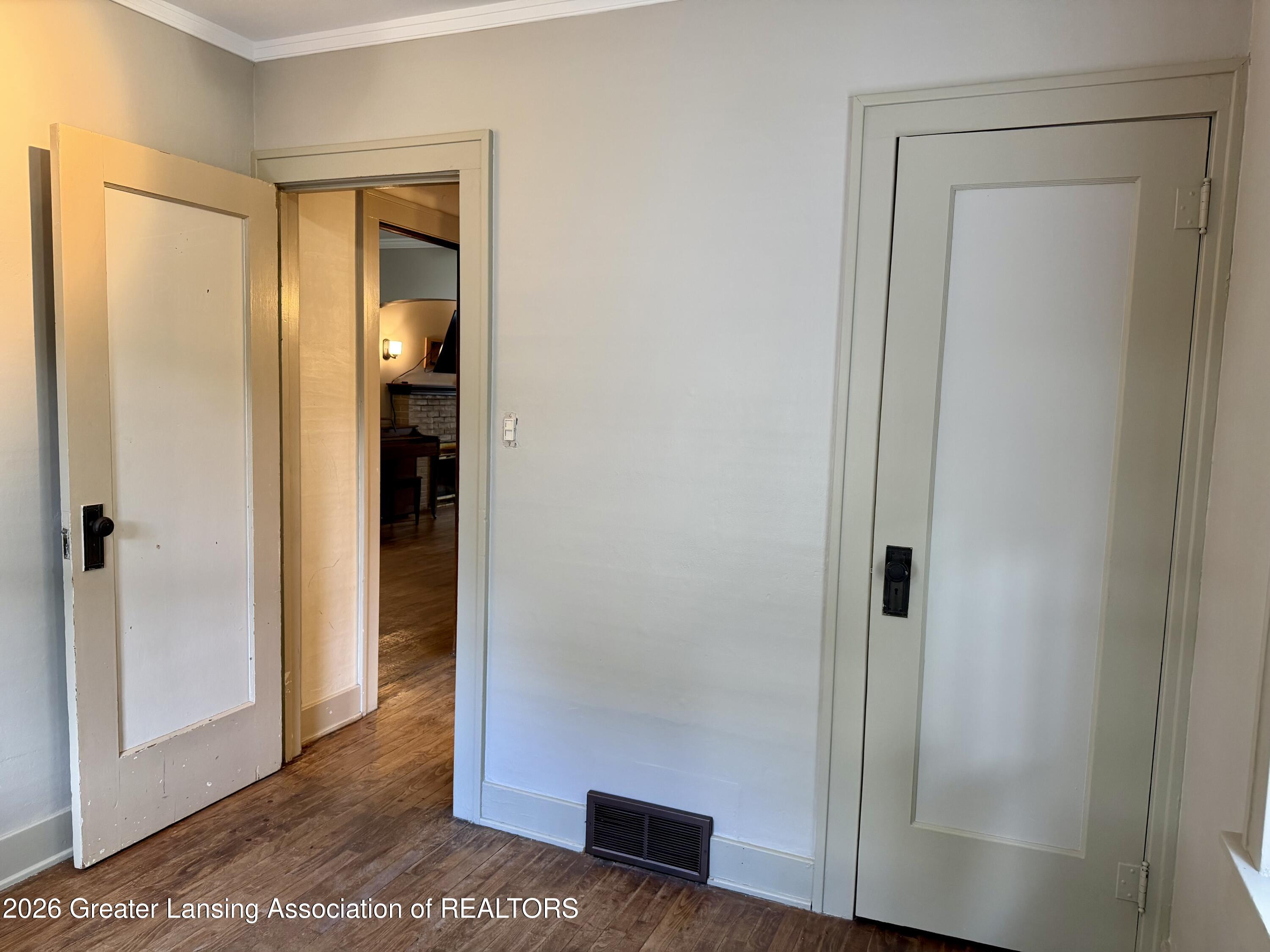 529 Shepard Street Lansing, MI 48912 - Photo 19 of 31 Bedroom 2