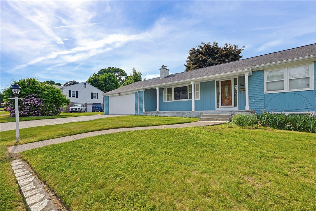 32 Brook Farm Road North Providence, RI 02904 - Photo 2 of 30