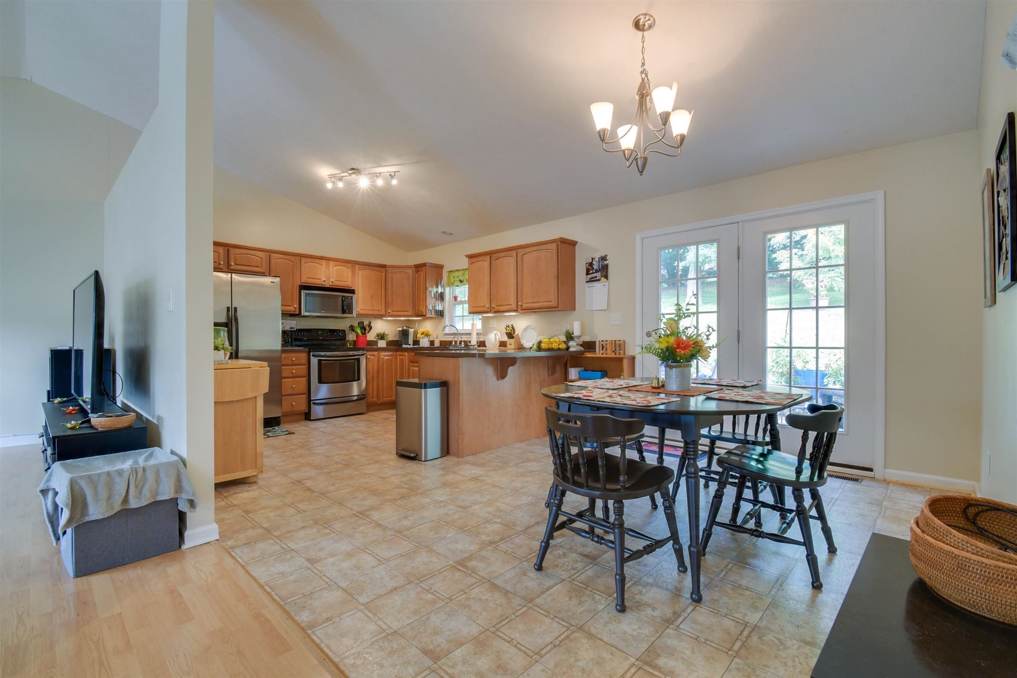 808 Ritchie Boulevard Staunton, VA 24401 - Photo 12 of 38 Gallery Image 12
