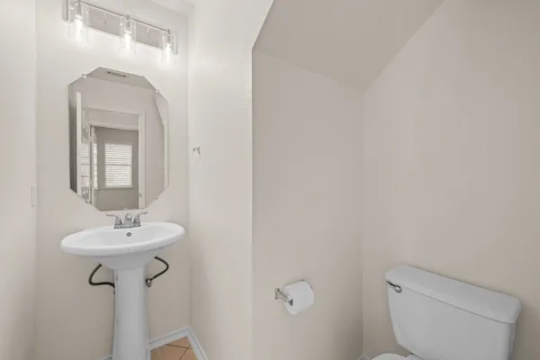 $2,400 | 3410 Flowstone Lane, Round Rock, TX 78681