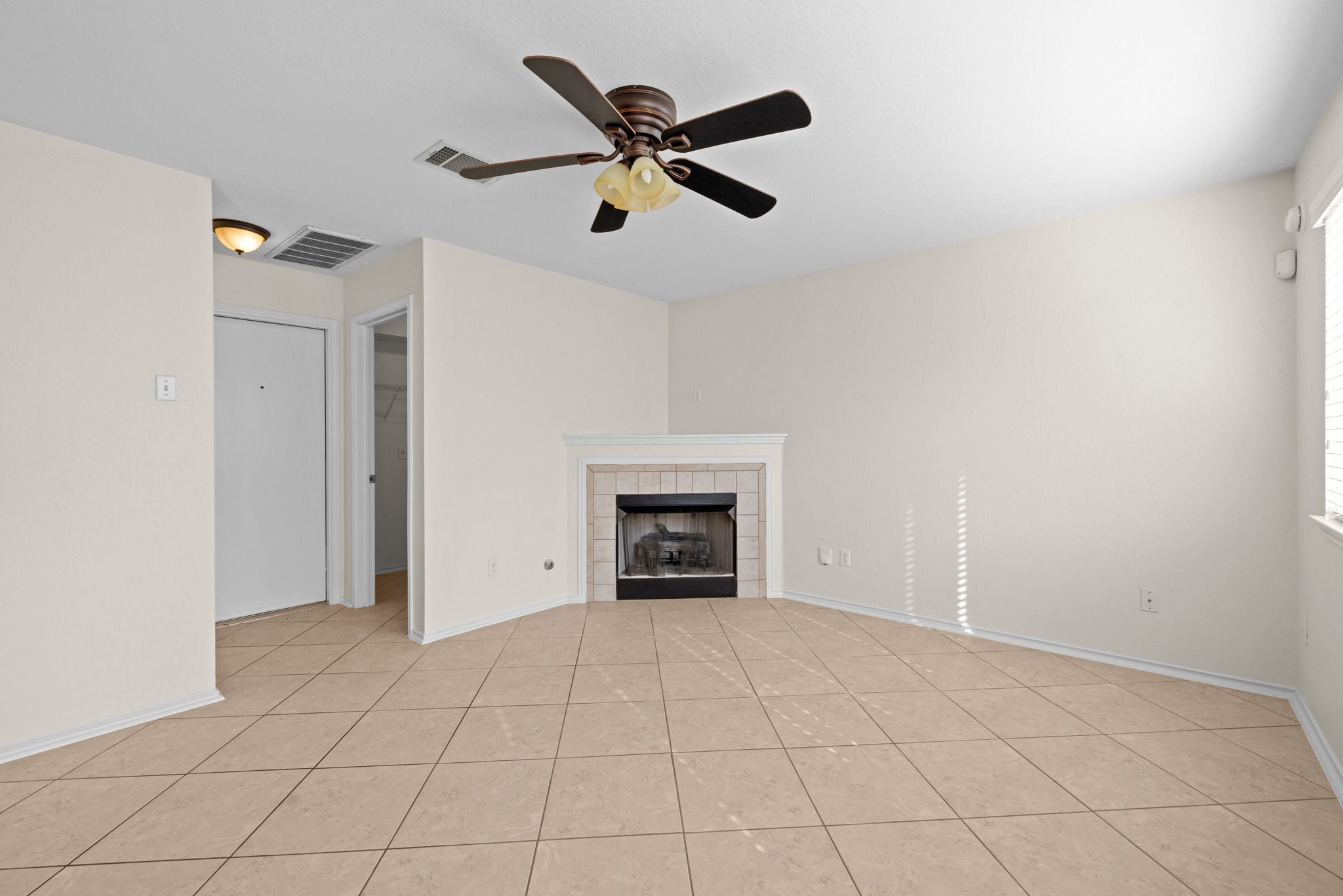 3410 Flowstone Lane Round Rock, TX 78681 - Photo 6 of 38