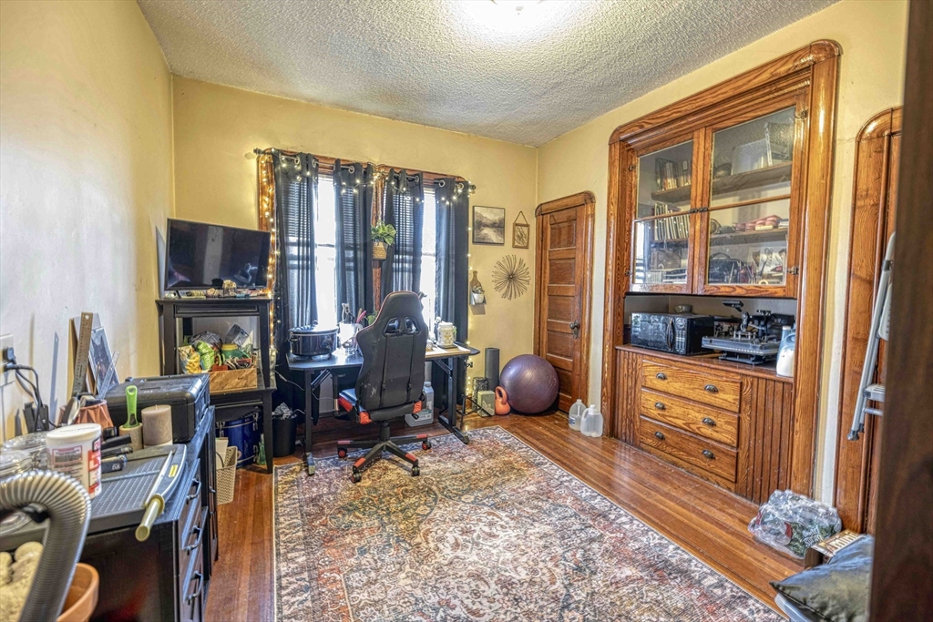 26 Stockton Street Fall River, MA 02721 - Photo 6 of 40