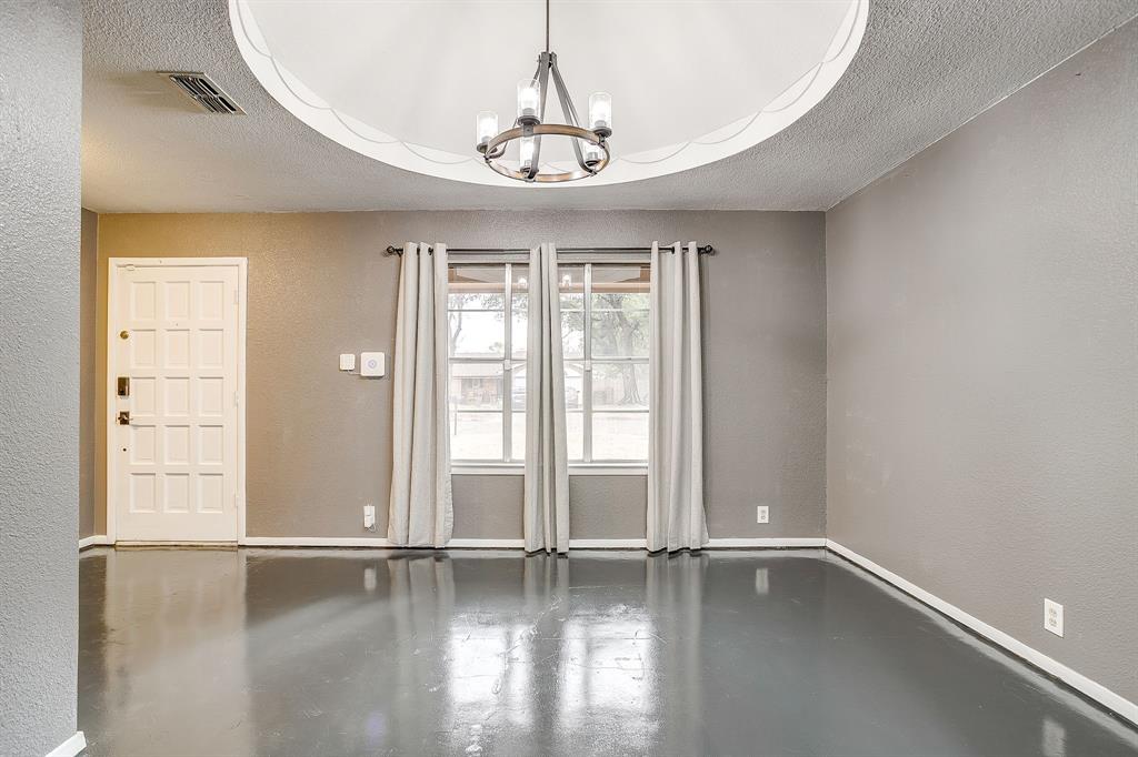 1114 Willow Creek Road Cleburne, TX 76033 - Photo 7 of 40