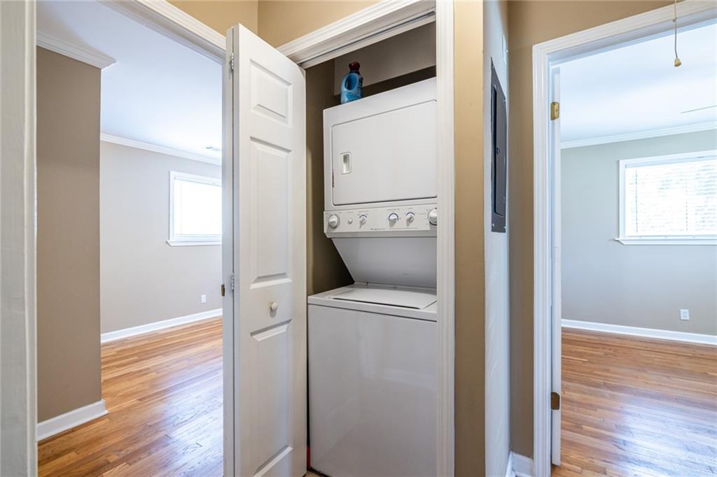 263 Jefferson Place, Unit 31 Decatur, GA 30030 - Photo 17 of 27 a view of bathroom with a toilet and a shower