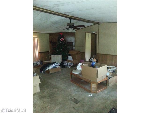 1180 Comer Road Stoneville, NC 27048 - Photo 6 of 7 Living Room.