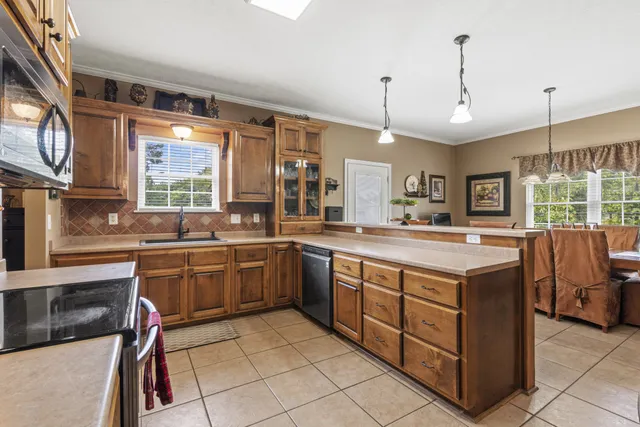 $924,900 | 1103 Johnny Spears Road, Westmoreland, TN 37186