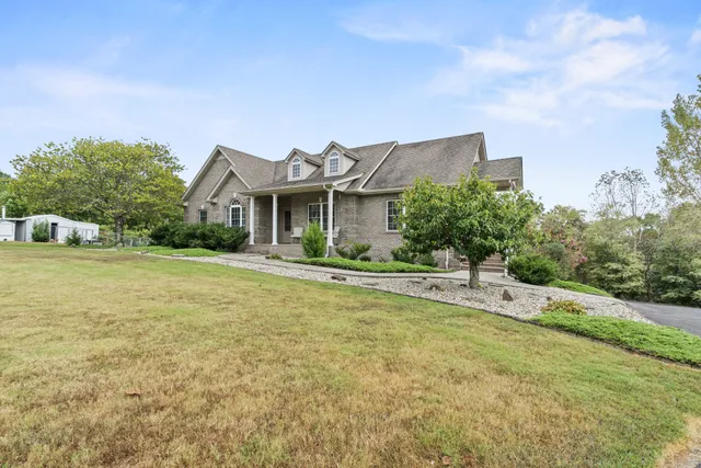 $924,900 | 1103 Johnny Spears Road, Westmoreland, TN 37186