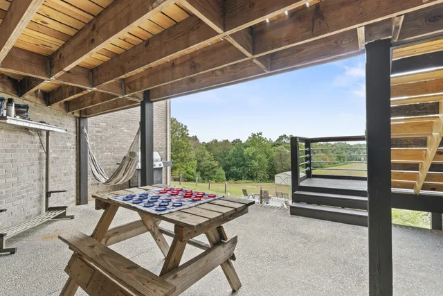 $924,900 | 1103 Johnny Spears Road, Westmoreland, TN 37186